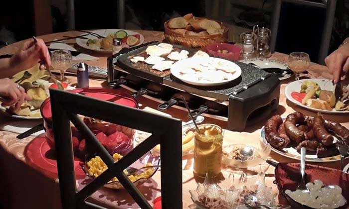 How to use a raclette grill