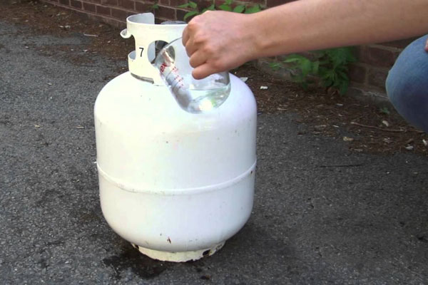 How To Check The Gas Level In A 20 Lb Propane Tank