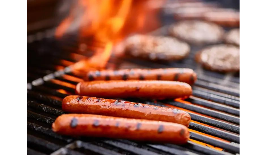 How to Cook Frozen Hot Dogs on the Stove